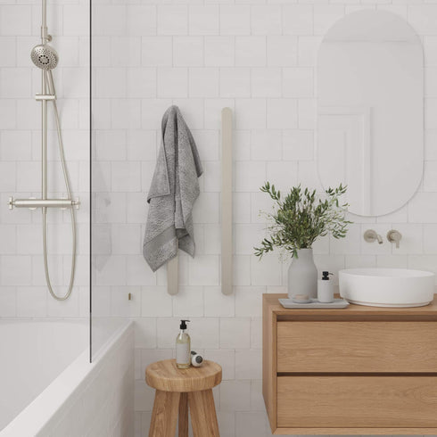 Thermorail VP900 Flat Pill Vertical Polished Vertical Heated Rail